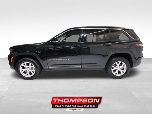 Used 2022 Jeep Grand Cherokee Limited AWD/4WD image 1