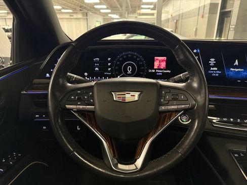 Used 2022 Cadillac Escalade Premium Luxury AWD/4WD image 12