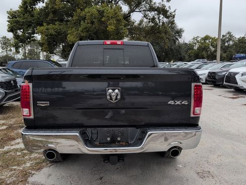 Used 2018 RAM 1500 Laramie image 9