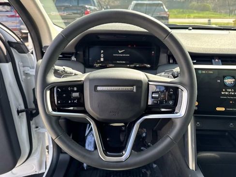 Used 2024 Land Rover Discovery Sport S image 28