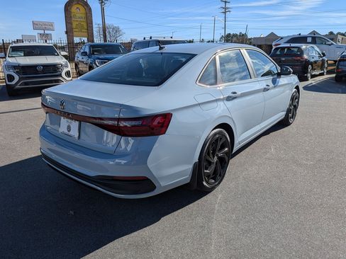 New 2026 Volkswagen Jetta SE image 3