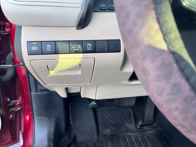 Used 2019 Toyota Camry LE FWD image 28