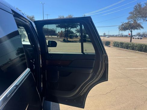 Used 2020 Lincoln Navigator 2WD image 18