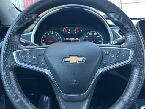 Used 2022 Chevrolet Malibu LT FWD image 22
