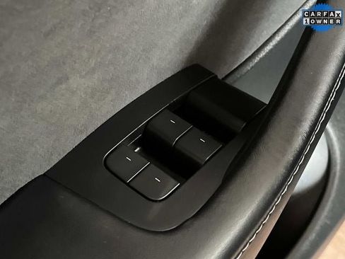 Used 2022 Tesla Model Y Performance image 22