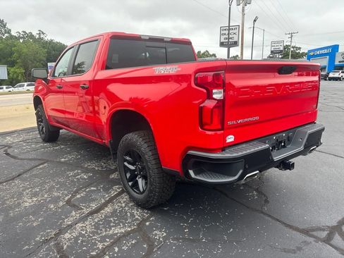 Used 2021 Chevrolet Silverado 1500 LT Trail Boss w/ Convenience Package II AWD/4WD image 2