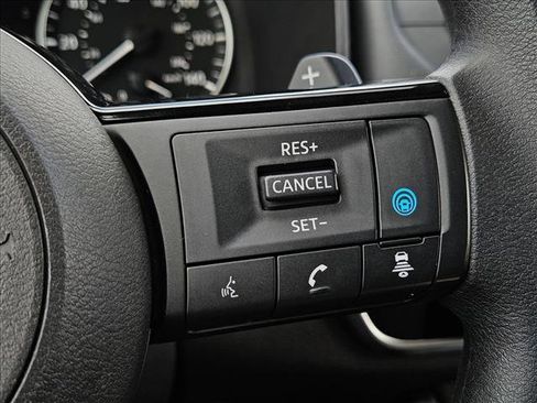 Used 2023 Nissan Rogue SV image 13