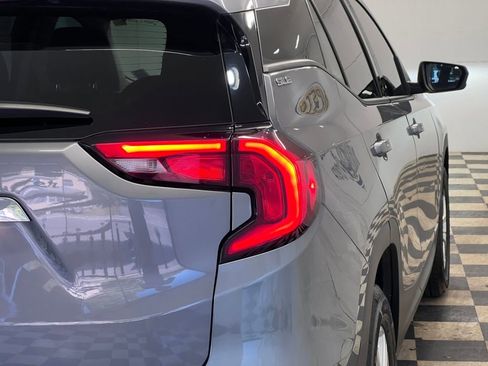 Used 2018 GMC Terrain SLE w/ Driver Convenience Package image 12