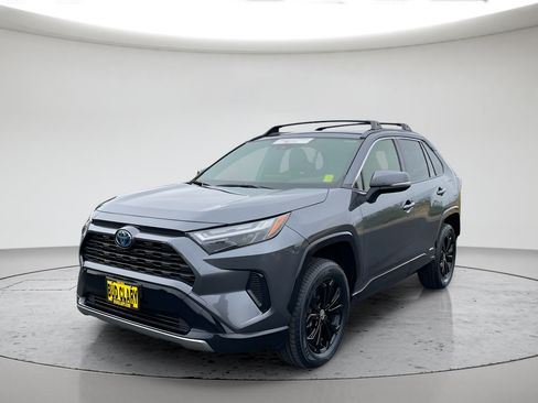 Certified 2024 Toyota RAV4 SE AWD/4WD image 7