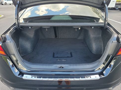 Used 2022 Nissan Altima 2.5 SR w/ Midnight Edition Package FWD image 8