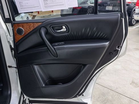 Used 2022 Nissan Armada SL w/ Captain's Chairs Package image 19