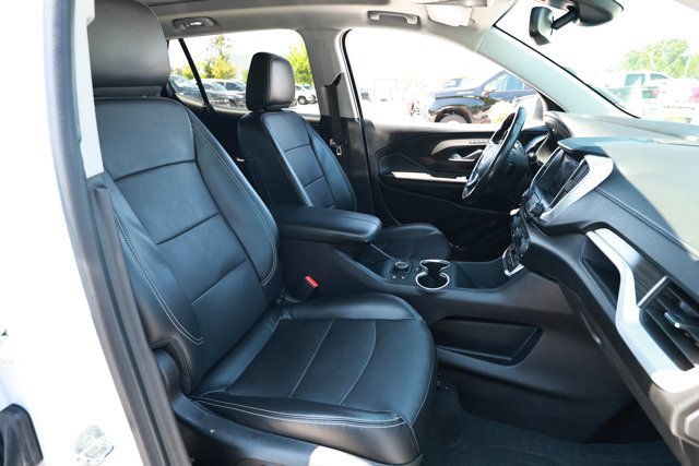 Used 2022 GMC Terrain SLT w/ Infotainment Package II FWD image 32