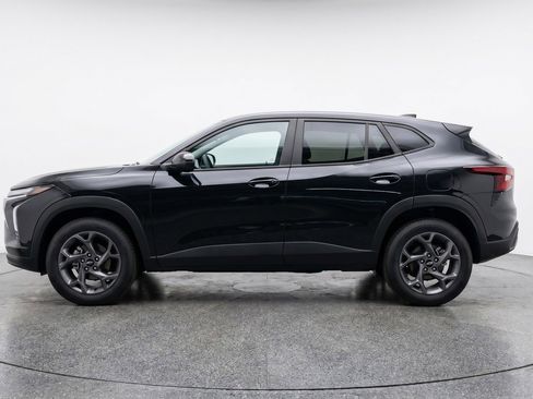Used 2025 Chevrolet Trax LT w/ LT Convenience Package FWD image 5