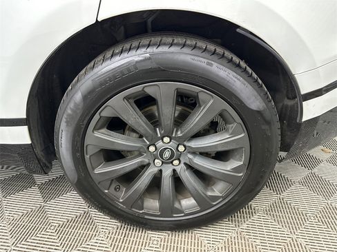 Used 2018 Land Rover Range Rover Velar R-Dynamic SE image 23