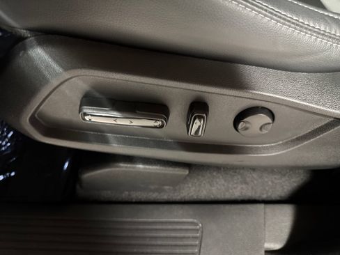Used 2025 Honda Pilot Touring image 15