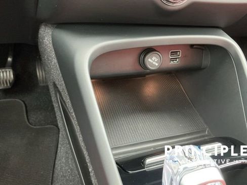 Certified 2021 Volvo XC40 T4 Inscription w/ Climate Package image 15