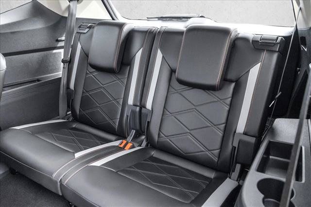 Used 2024 Volkswagen Atlas Peak Edition SEL AWD/4WD image 23