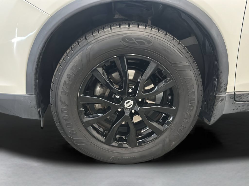 Used 2018 Nissan Rogue SV AWD/4WD image 9