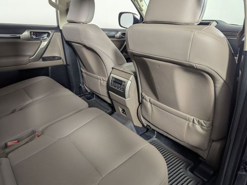 Used 2020 Lexus GX 460 Premium w/ Premium Package image 37