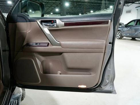 Used 2014 Lexus GX 460 w/ Premium Package image 27