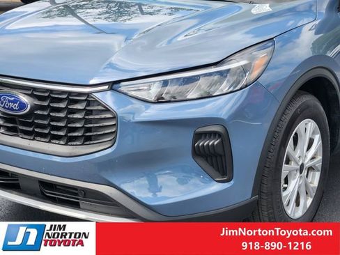 Used 2025 Ford Escape Active FWD image 11