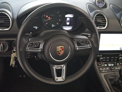 Used 2021 Porsche 718 Boxster Spyder RWD image 12