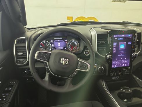 Certified 2025 RAM 1500 Big Horn AWD/4WD image 15