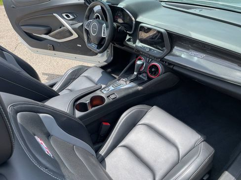 Used 2023 Chevrolet Camaro SS RWD image 9
