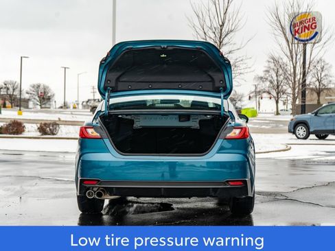 Used 2025 Toyota Camry SE image 10