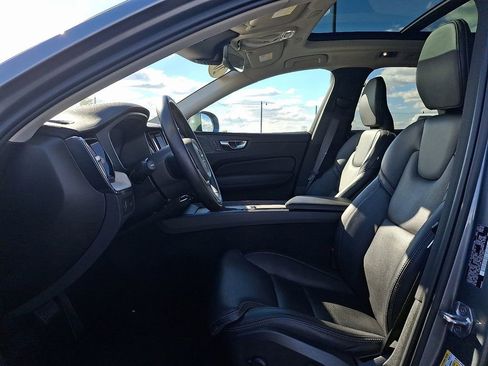 Used 2021 Volvo XC60 T5 Inscription image 13