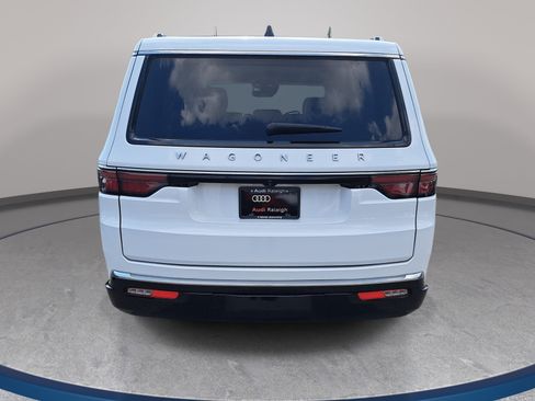 Used 2024 Jeep Wagoneer L 4WD image 6