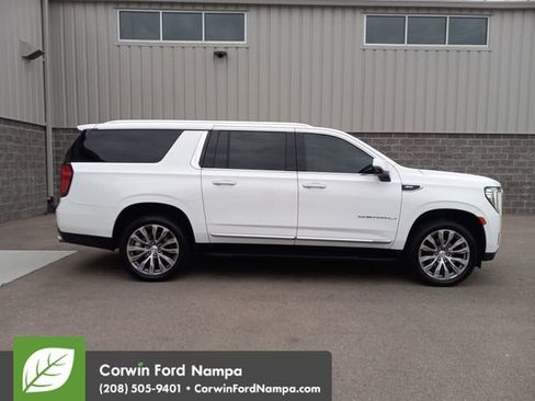 Used 2021 GMC Yukon XL Denali w/ Advanced Technology Package AWD/4WD image 2