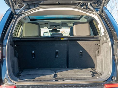 Used 2025 Land Rover Discovery Sport S image 37