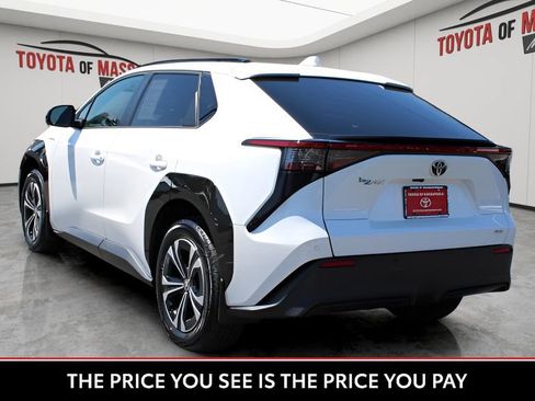 Used 2023 Toyota bZ4X AWD image 4