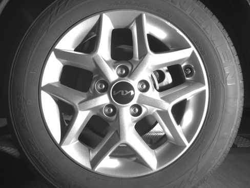 Used 2025 Kia Soul LX w/ LX Technology Package FWD image 14