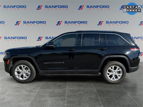 Used 2023 Jeep Grand Cherokee Limited image 2