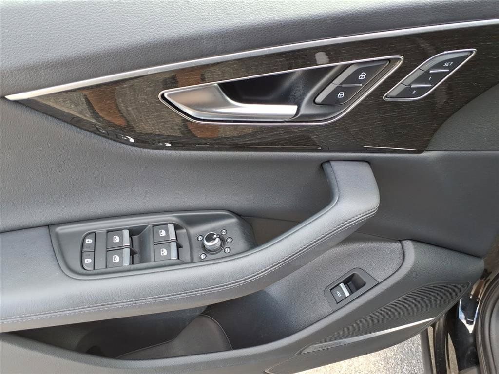 Used 2023 Audi Q7 3.0T Premium Plus AWD/4WD image 21