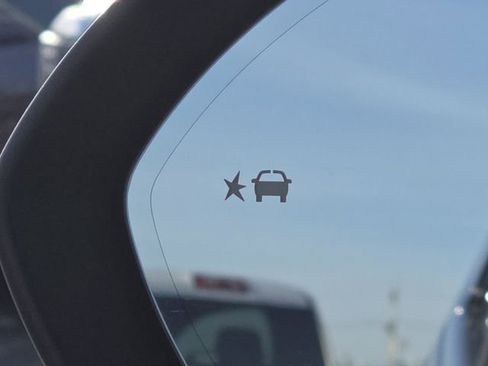 Used 2021 Buick Envision Essence image 11