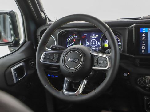 Used 2024 Jeep Wrangler Unlimited Sahara w/ Safety Group image 14