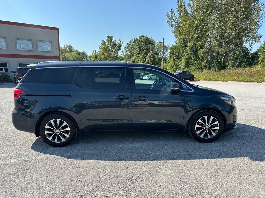 Used 2016 Kia Sedona SX FWD image 2