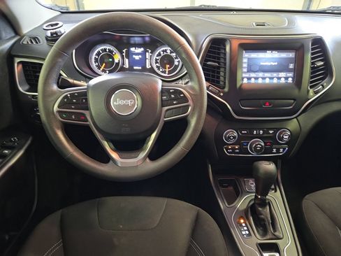 Used 2020 Jeep Cherokee Latitude FWD image 18