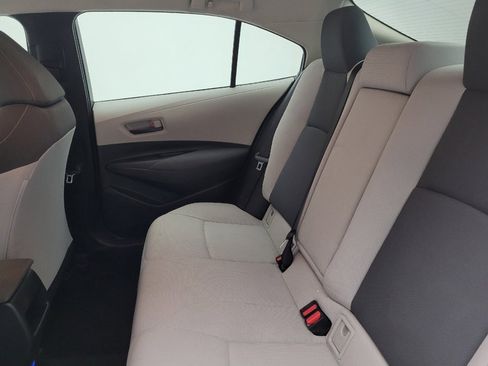 Used 2022 Toyota Corolla LE image 18