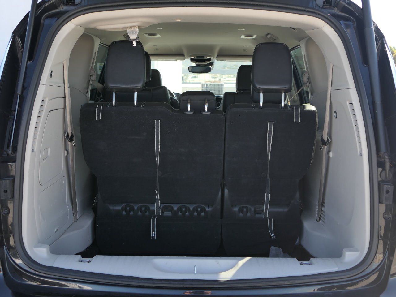 Used 2024 Chrysler Pacifica Limited FWD image 24