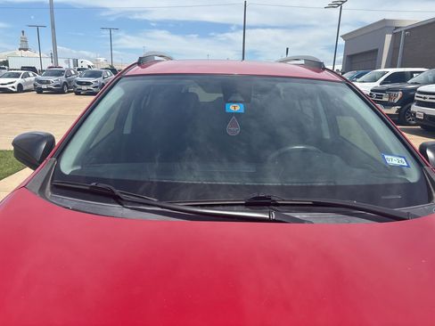 Used 2017 Toyota RAV4 LE FWD image 6