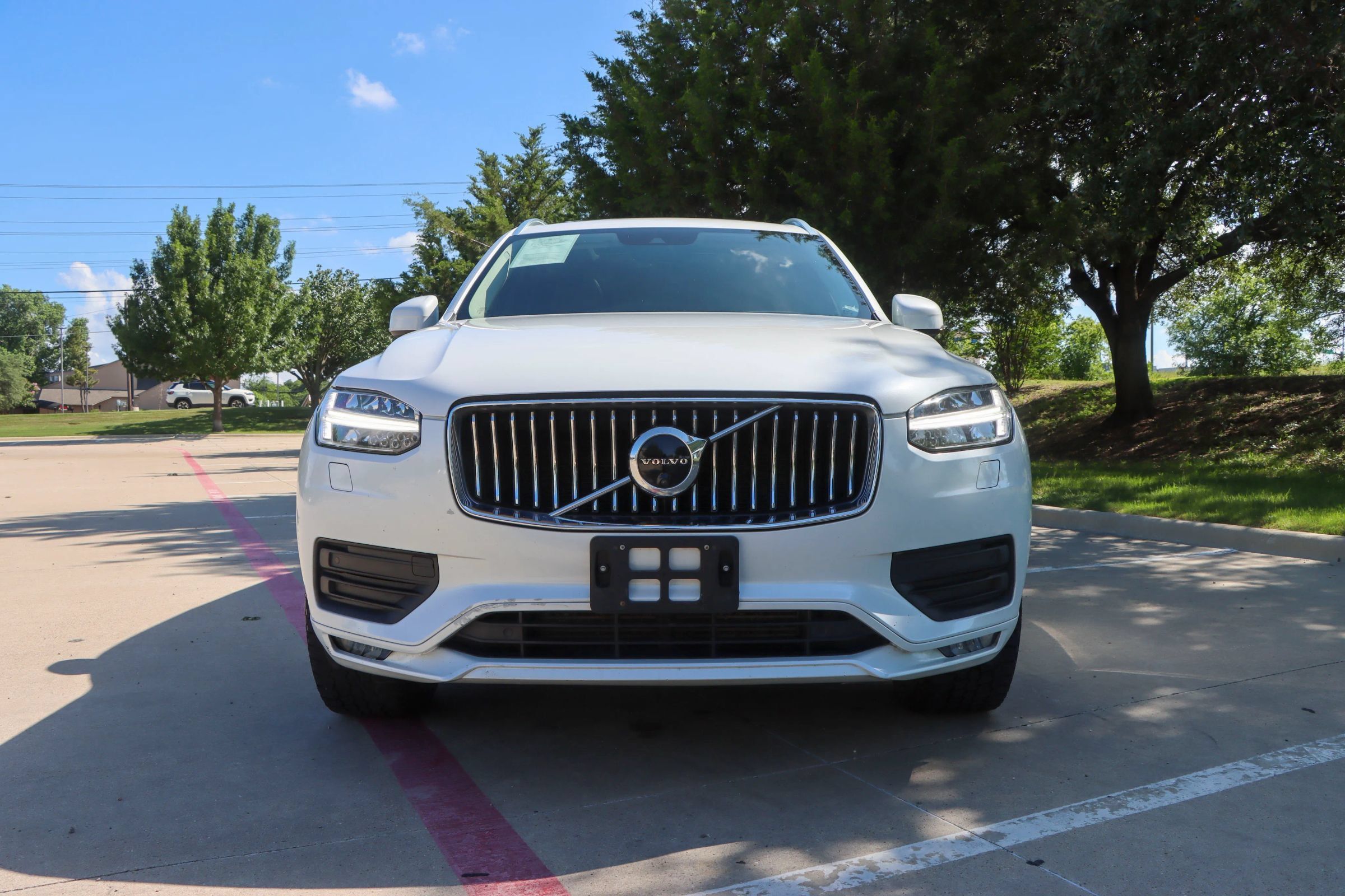 Used 2020 Volvo XC90 T6 Momentum w/ Protection Package Premier AWD/4WD image 2
