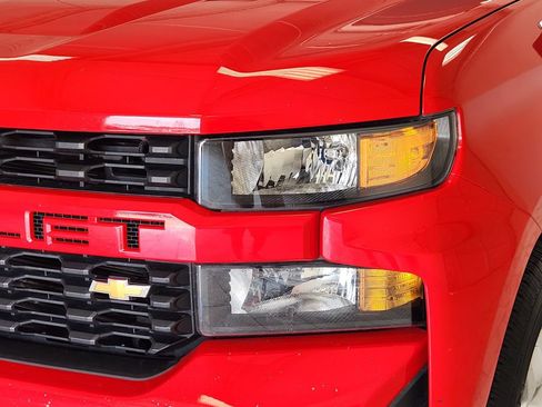 Used 2021 Chevrolet Silverado 1500 Custom RWD image 9