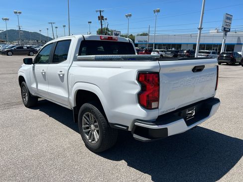 Used 2023 Chevrolet Colorado LT AWD/4WD image 7