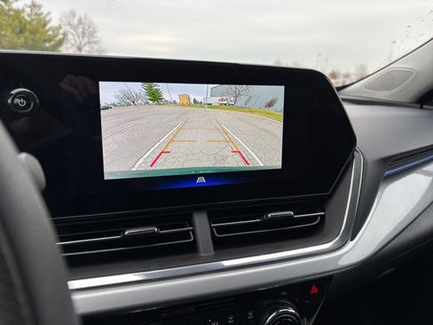 Used 2025 Chevrolet Trax LT image 17