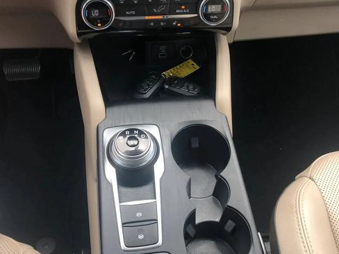 Used 2021 Ford Escape SEL w/ Technology Package FWD image 21