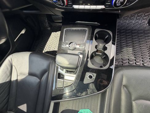 Used 2018 Audi Q7 3.0T Premium Plus w/ Premium Plus Package AWD/4WD image 38
